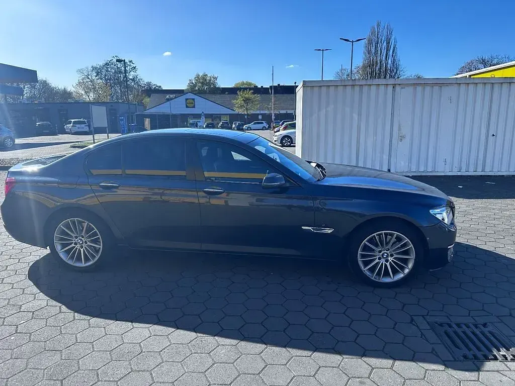 Usata BMW 730 258 CV (189 kW) 2014 Grigio Berlina