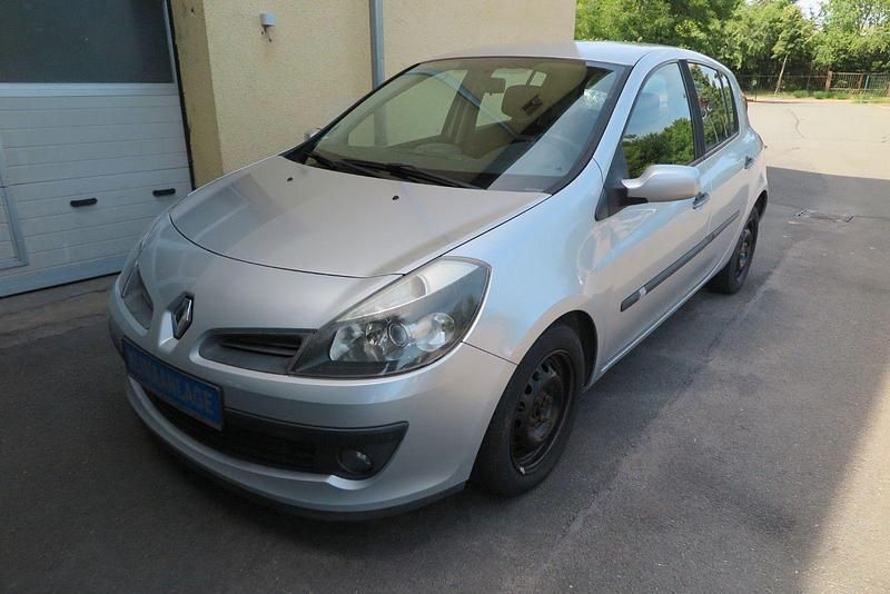 Grau Gebraucht 2008 Renault Clio III Dynamique Kleinwagen | 1.300 € (Superpreis) - Bild 1/4
