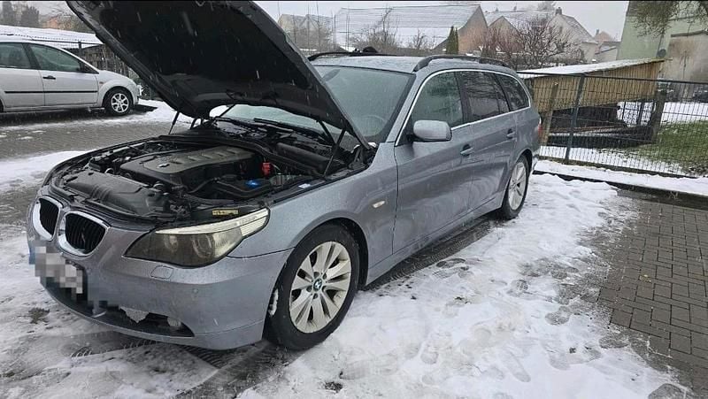 Gebraucht BMW 525 177 PS (130 kW) 2005 Grau Kombi