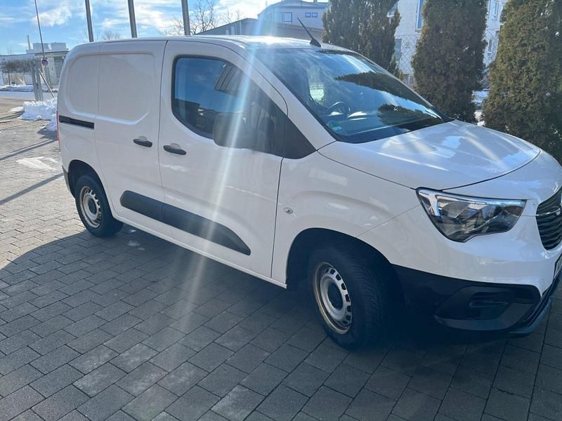 Gebraucht Opel Combo 76 PS (55 kW) 2020 Weiß Kleinwagen