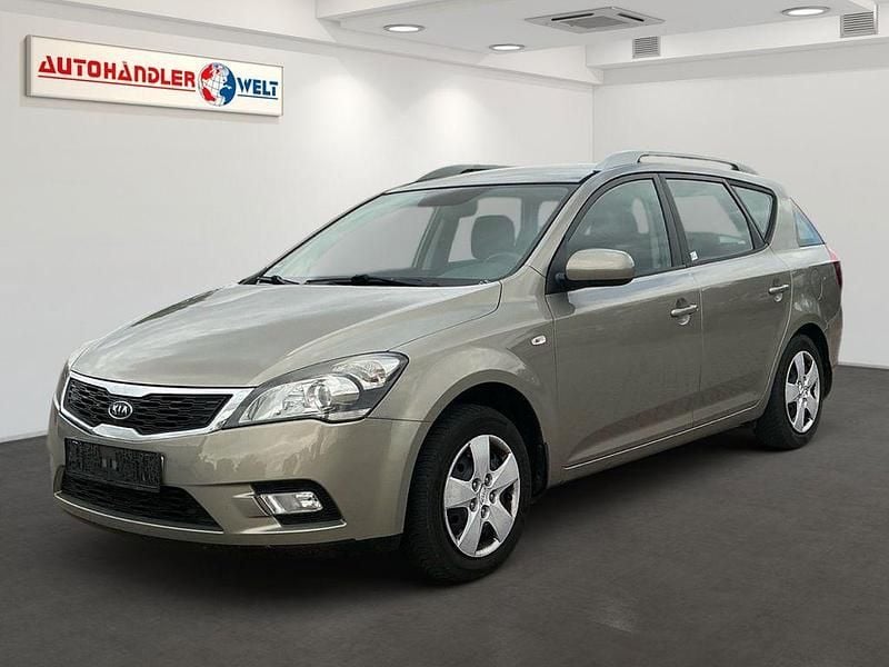Silber Gebraucht 2012 Kia Ceed Kombi | 3.599 € (Superpreis) - Bild 1/3