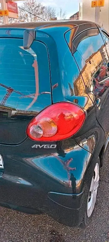 Gebraucht Toyota Aygo 67 PS (49 kW) 2008 Schwarz Kleinwagen