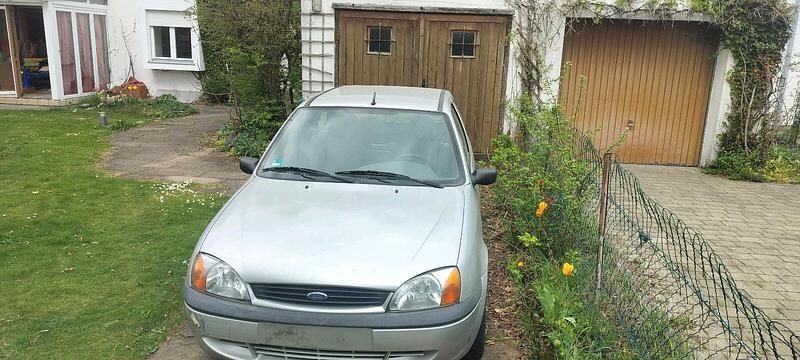 Silber Gebraucht 2000 Ford Fiesta Kleinwagen | 450 € - Bild 1/4