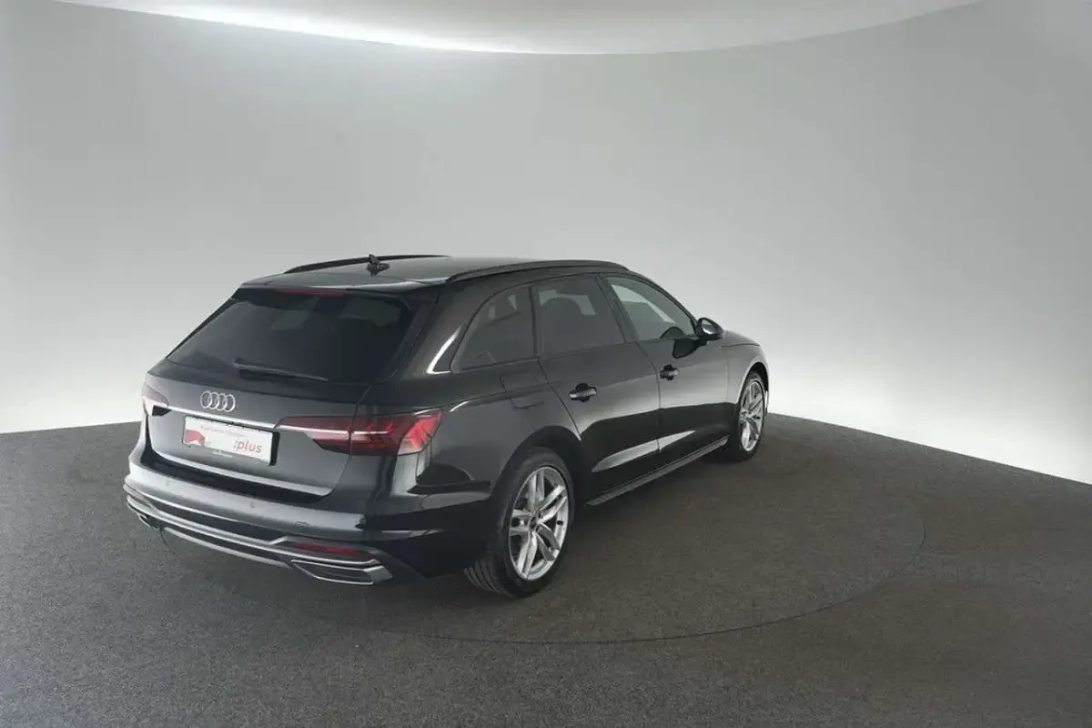 Gebraucht Audi A4 Advanced 204 PS (150 kW) 2023 Brillantschwarz Kombi