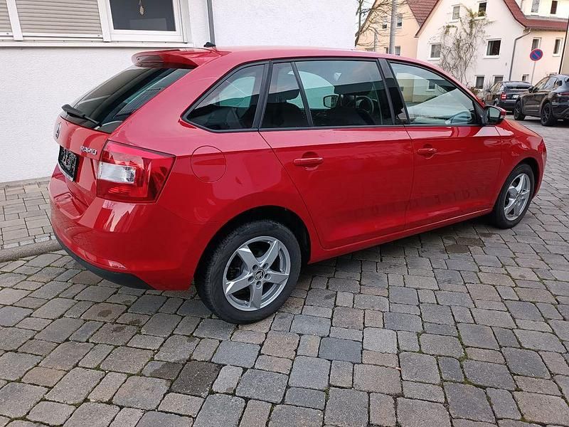 Gebraucht Skoda Rapid Ambition 90 PS (66 kW) 2016 Rot Kombi