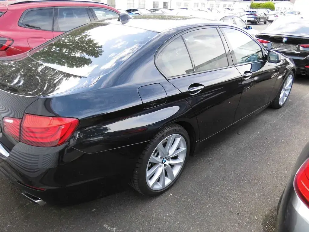 Gebraucht BMW 550 Comfort Edition 408 PS (300 kW) 2012 Schwarz Limousine