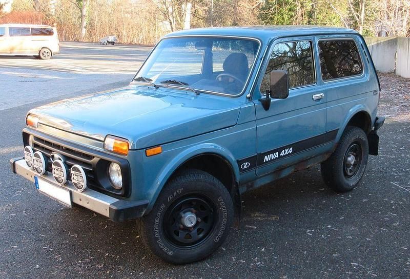 Gebraucht Lada niva 82 PS (60 kW) 2004 Blau SUV