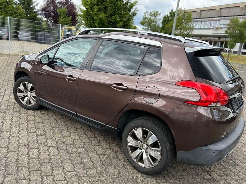 Lackierung braun makaha/metall Gebraucht 2015 Peugeot 2008 Style SUV | 5.399 € (Superpreis) - Bild 1/4