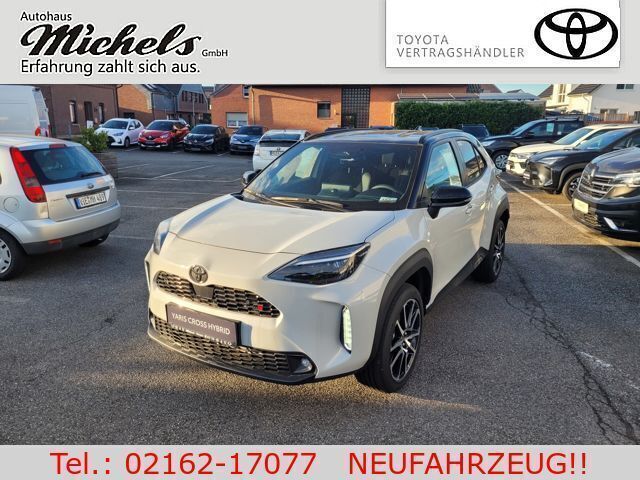 Grau Neu 2024 Toyota Yaris Cross Sport SUV | 35.990 € (Teuer) - Bild 1/4