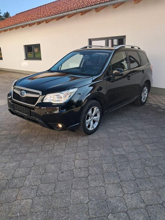 Schwarz Gebraucht 2015 Subaru Forester Exclusive+ SUV | 12.800 € (Etwas zu teuer) - Bild 1/4