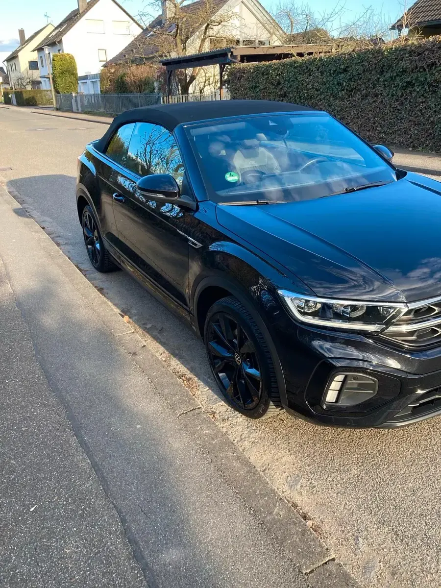Gebraucht VW T-Roc Cabriolet Edition 150 PS (110 kW) 2023 Schwarz Cabrio
