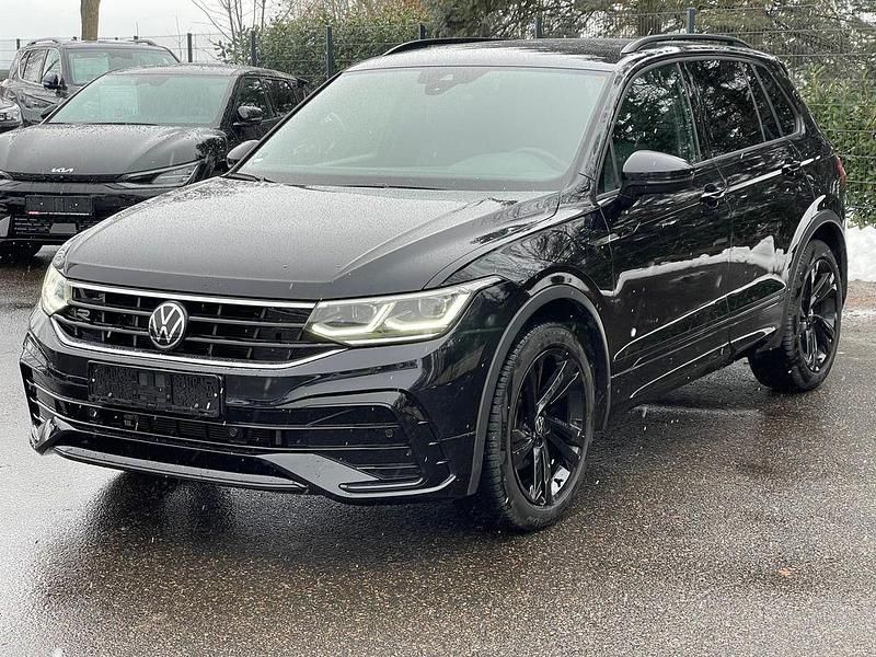 Gebraucht VW Tiguan R-line 150 PS (110 kW) 2022 Deep black perleffekt SUV