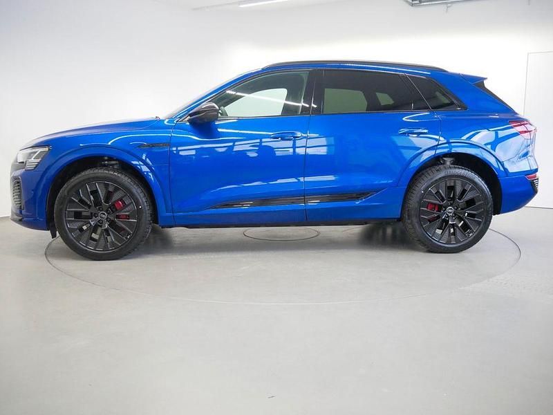 Gebraucht Audi Q8 e-tron S-Line 250 kW (340 PS) 2023 Ultrablau metallic SUV