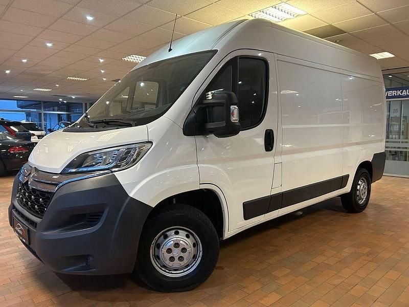 Weiß Gebraucht 2016 Citroën Jumper Proline Van / Kleinbus | 12.990 € (Fairer Preis) - Bild 1/4