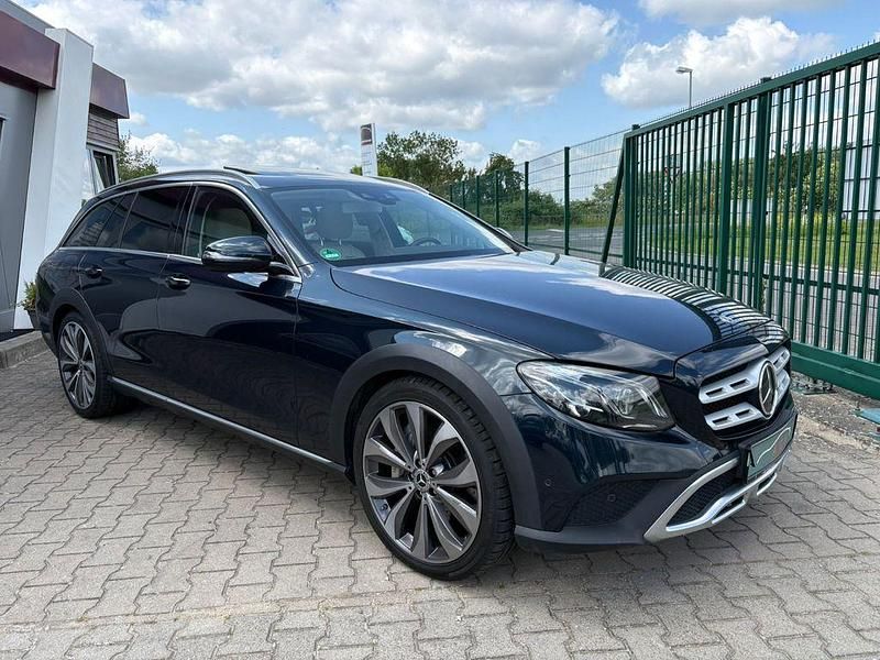 Gebraucht Mercedes E350 Avantgarde 258 PS (189 kW) 2018 Limousine