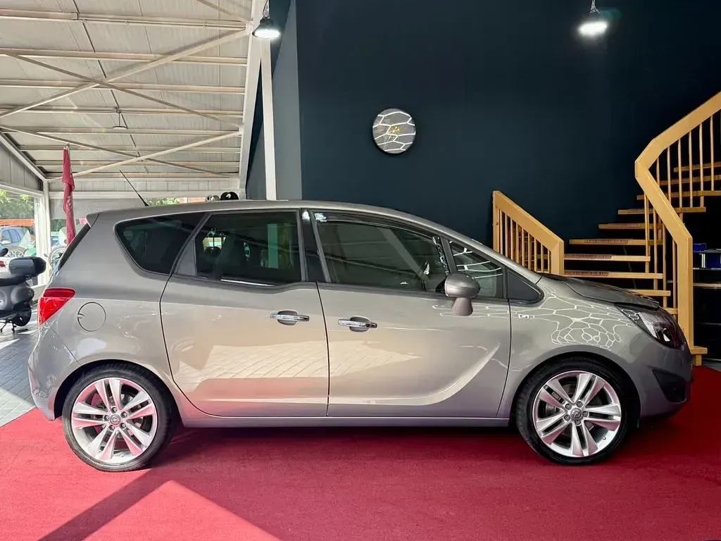 Gebraucht Opel Meriva Innovation 140 PS (102 kW) 2011 Grau Van / Kleinbus