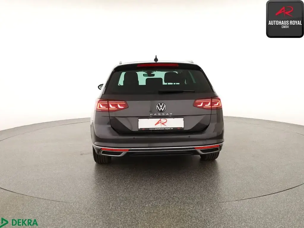 Usata VW Passat Elegance 190 CV (139 kW) 2022 Grigio Station wagon
