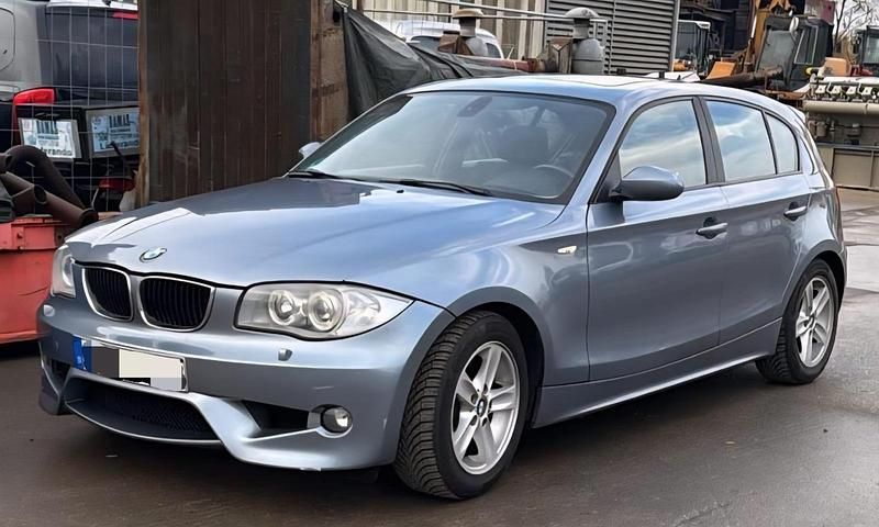 Silber Gebraucht 2004 BMW 116 Kleinwagen | 3.300 € (Etwas zu teuer) - Bild 1/4