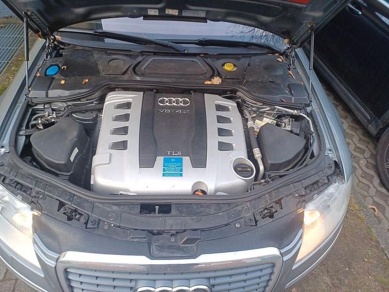 Grau Gebraucht 2007 Audi A8 Limousine | 7.000 € (Fairer Preis) - Bild 1/4