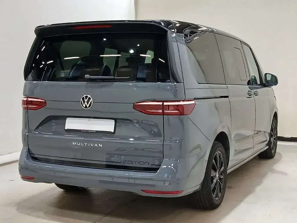 Gebraucht VW Multivan Edition 150 PS (110 kW) 2024 Pure grey Van / Kleinbus
