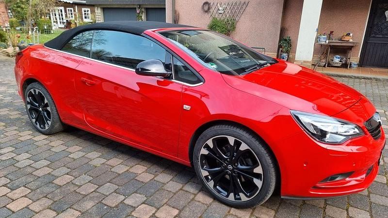 Second-hand Opel Cascada Edition 140 CP (102 kW) 2017 Roșu Cabrio