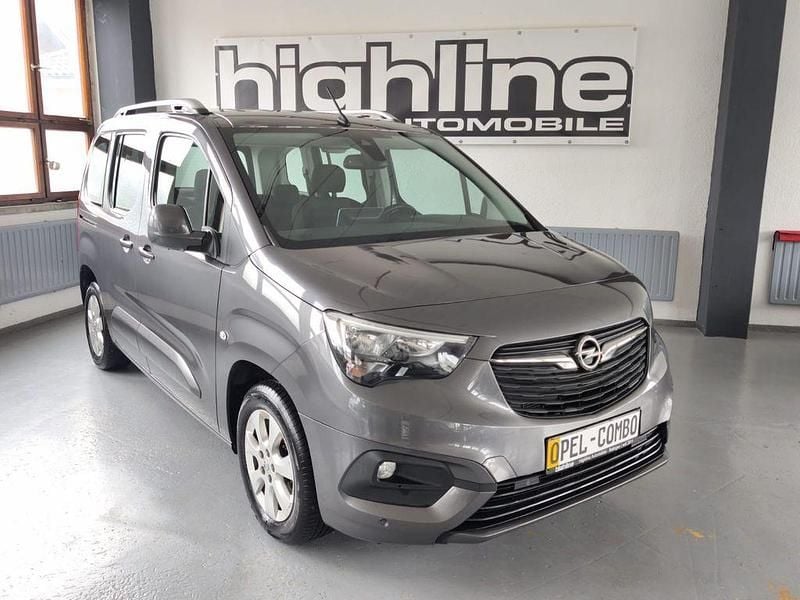 Grau Gebraucht 2018 Opel Combo Life Edition Van / Kleinbus | 12.380 € (Superpreis) - Bild 1/4