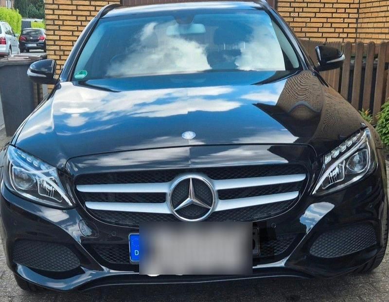 Schwarz Gebraucht 2015 Mercedes 200 Kombi | 12.480 € - Bild 1/3