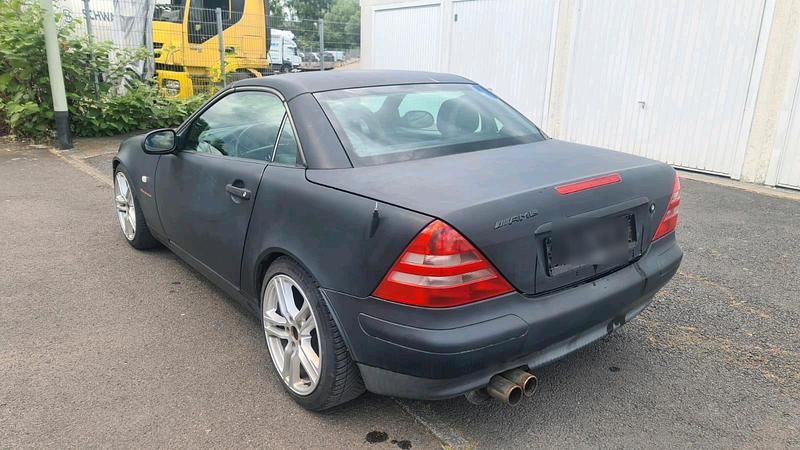 Gebraucht Mercedes SLK200 193 PS (141 kW) 2000 Schwarz Cabrio