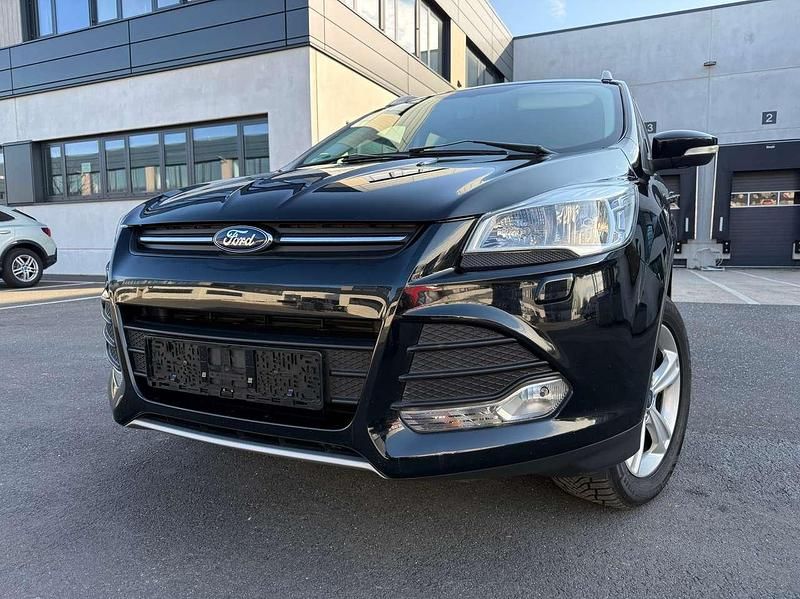 Gebraucht Ford Kuga 150 PS (110 kW) 2015 Schwarz SUV