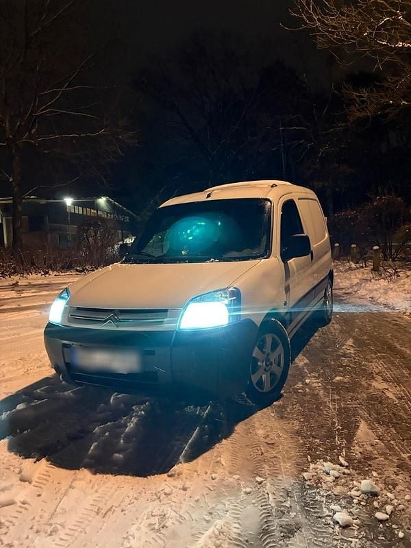 Weiß Gebraucht 2006 Citroën Berlingo Van / Kleinbus | 2.500 € (Fairer Preis) - Bild 1/4