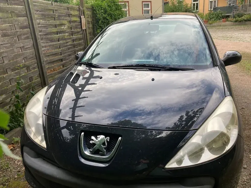 Gebraucht Peugeot 206 60 PS (44 kW) 2009 Schwarz Limousine