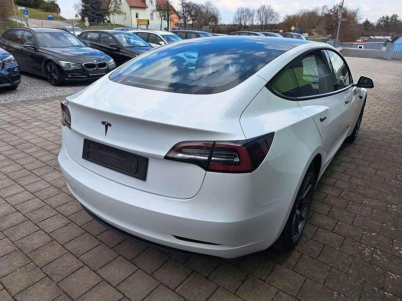 Gebraucht Tesla Model 3 RWD 239 kW (325 PS) 2022 Weiß Limousine