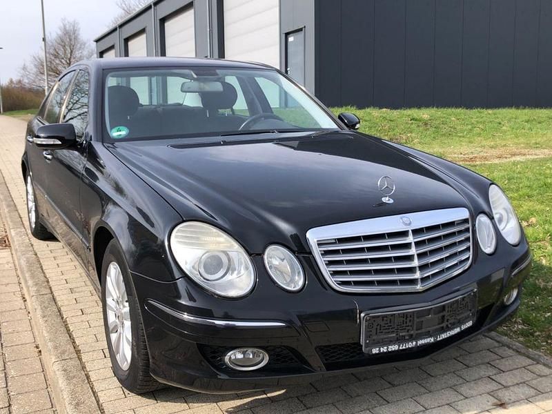 Gebraucht Mercedes E220 Elegance 170 PS (125 kW) 2007 Schwarz Limousine