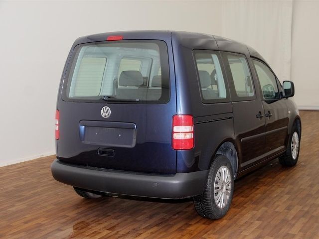 Gebraucht VW Caddy Trendline 102 PS (75 kW) 2013 Blau metallic Van / Kleinbus