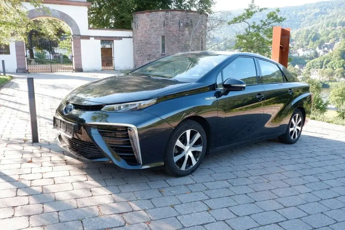 Gebraucht Toyota Mirai 154 PS (113 kW) 2018 Schwarz Limousine