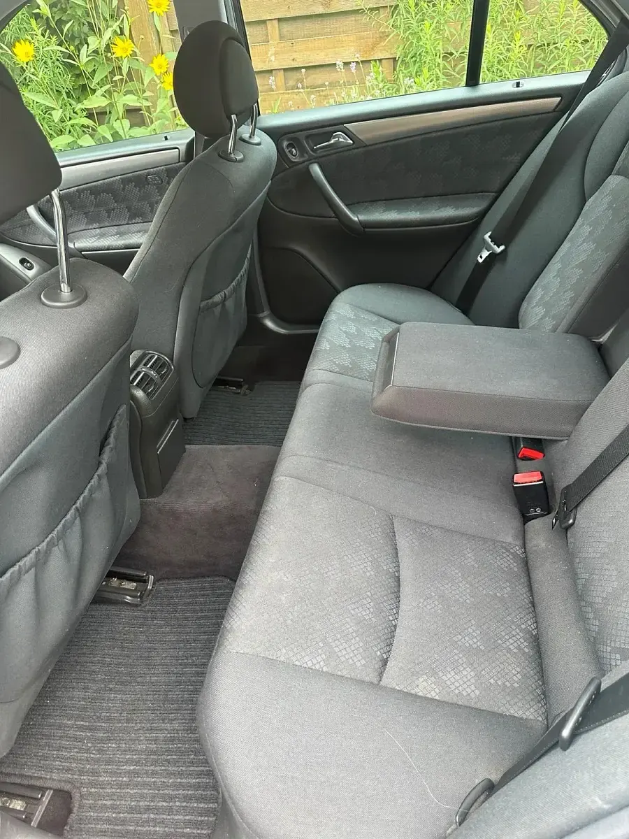 Gebraucht Mercedes C200 163 PS (119 kW) 2003 Silber Limousine