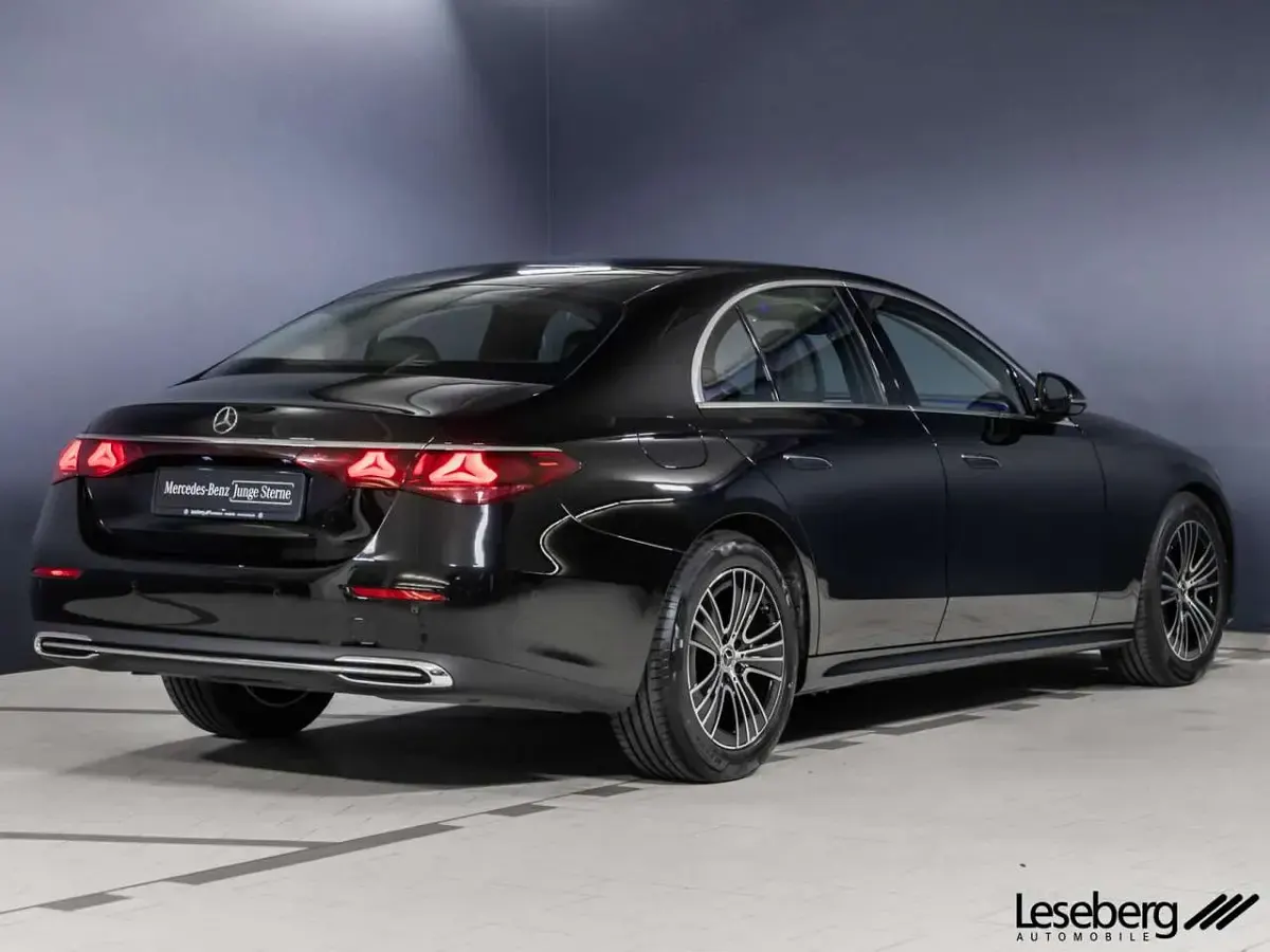 Gebraucht Mercedes E220 Avantgarde 197 PS (144 kW) 2025 Schwarz Limousine