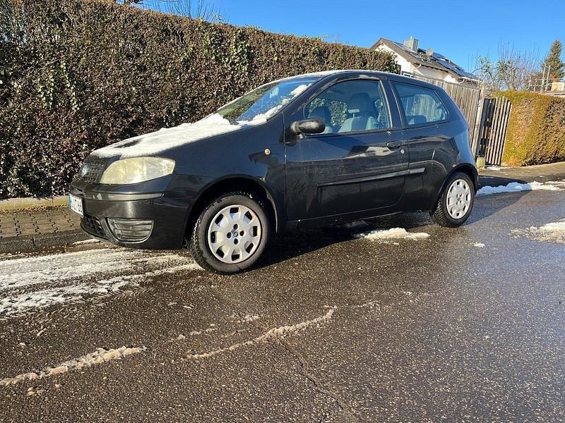 Schwarz Gebraucht 2005 Fiat Punto Kleinwagen | 650 € (Superpreis) - Bild 1/4