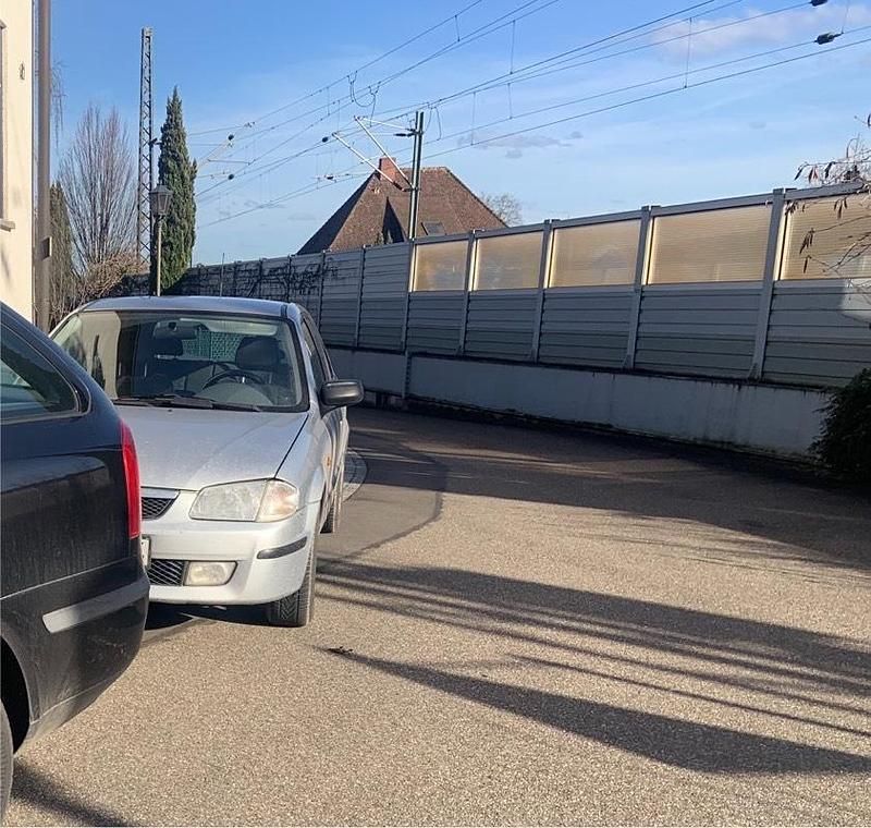 Gebraucht Mazda 323S 88 PS (64 kW) 1999 Grau Kleinwagen
