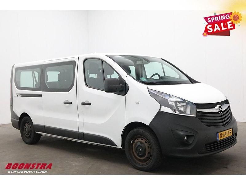 Gebraucht Opel Vivaro 97 PS (71 kW) 2017 Weiß Van / Kleinbus