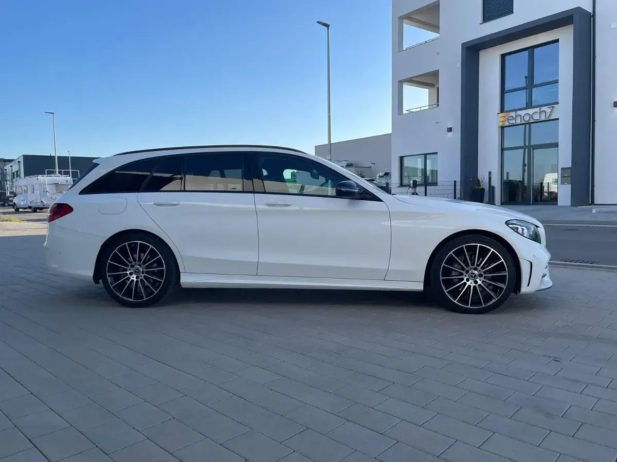 Gebraucht Mercedes C200 AMG 184 PS (135 kW) 2018 Weiß Limousine