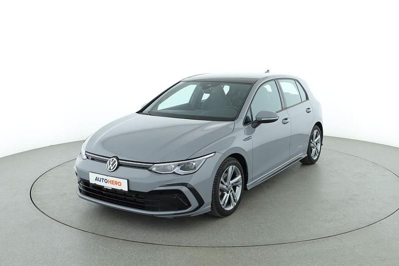 Grau Gebraucht 2020 VW Golf VIII R-line Limousine | 22.930 € (Fairer Preis) - Bild 1/3