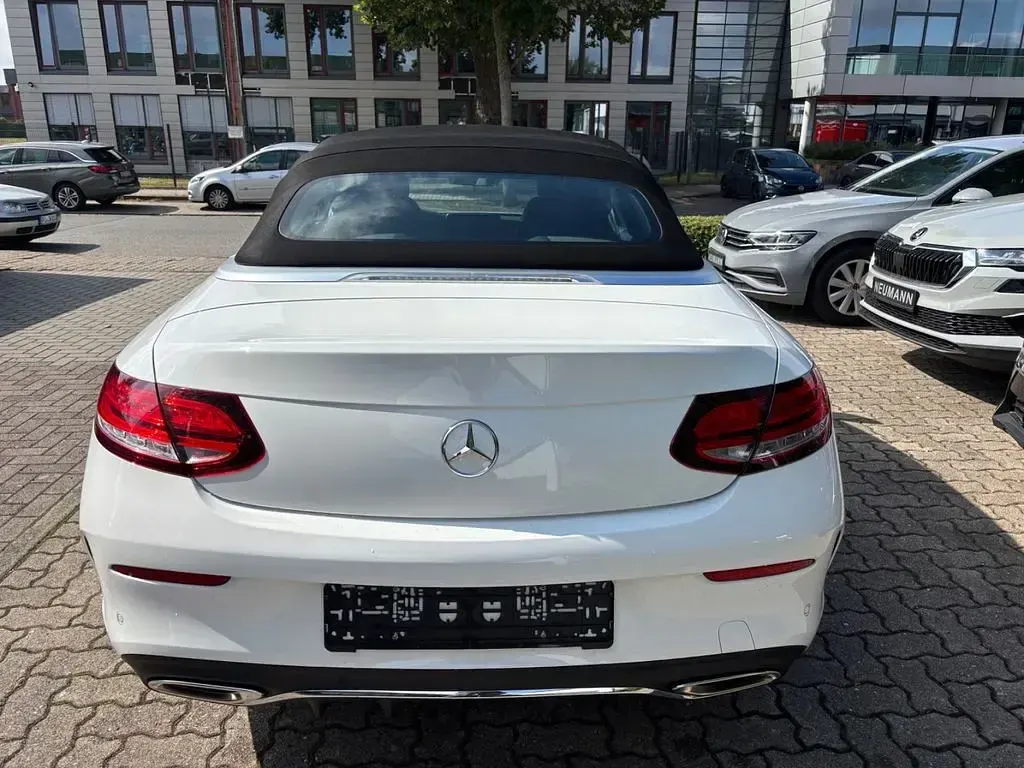 Gebraucht Mercedes C180 AMG line 156 PS (114 kW) 2018 Weiß Cabrio