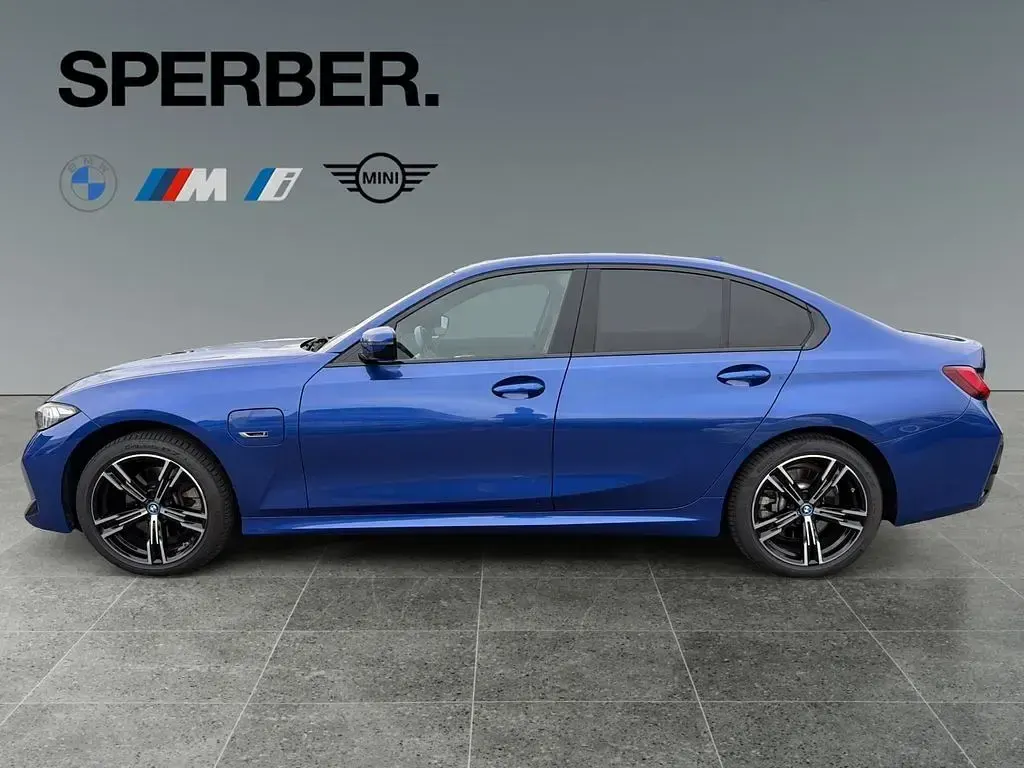 Gebraucht BMW 330e Performance 292 PS (214 kW) 2022 Blau Limousine