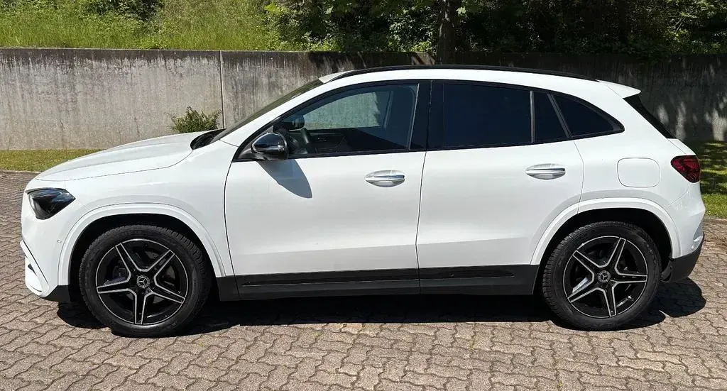 Gebraucht Mercedes GLA180 AMG 136 PS (100 kW) 2024 Weiß SUV
