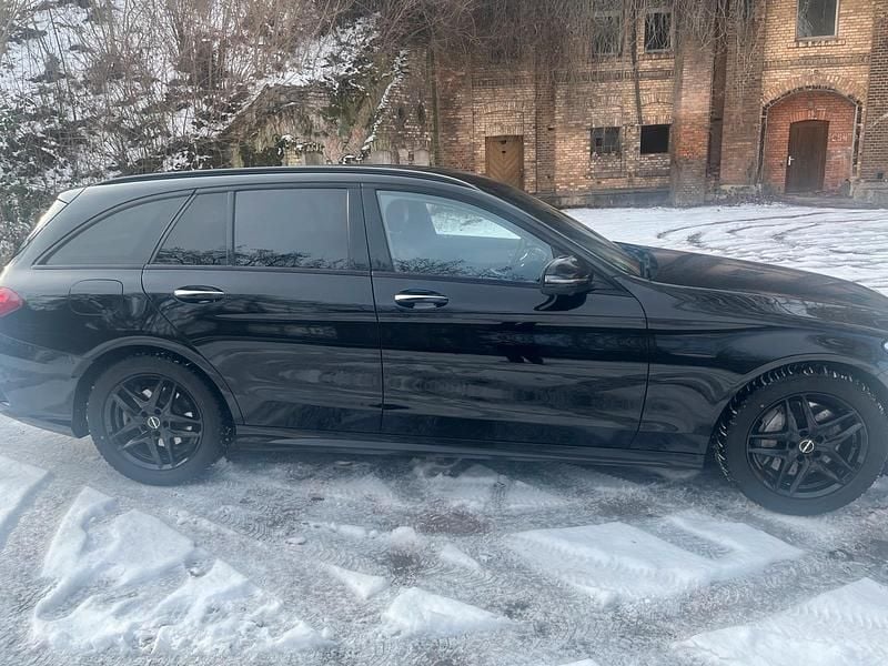 Gebraucht Mercedes C250 211 PS (155 kW) 2015 Schwarz Kombi