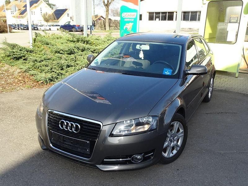 Gebraucht Audi A3 Attraction 125 PS (91 kW) 2011 Grau Kleinwagen