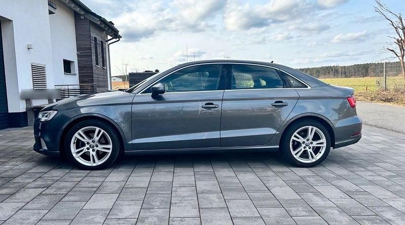 Gebraucht Audi A3 Sport 116 PS (85 kW) 2018 Grau Limousine
