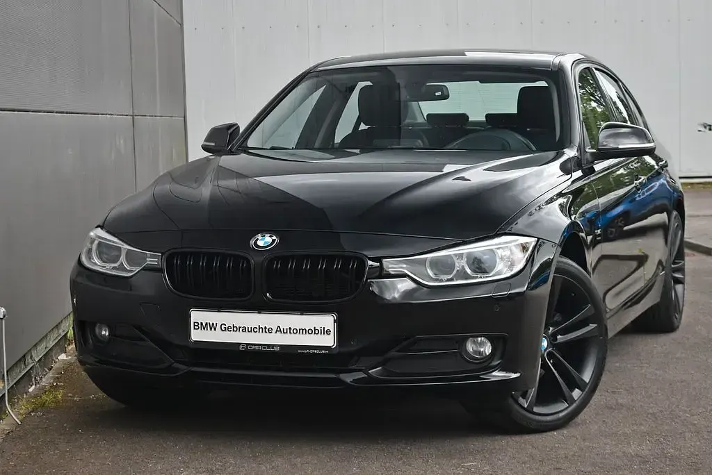 Gebraucht BMW 320 Sport Line 184 PS (135 kW) 2012 Schwarz Limousine