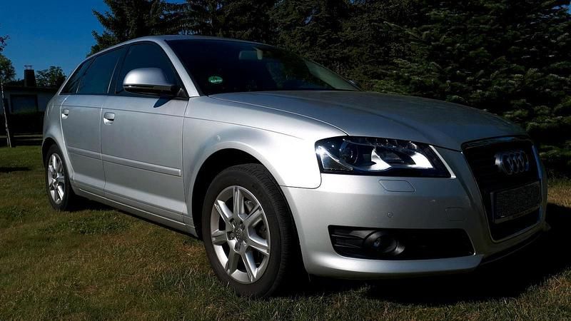 Silber Gebraucht 2009 Audi A3 Ambiente Kombi | 6.500 € (Fairer Preis) - Bild 1/4